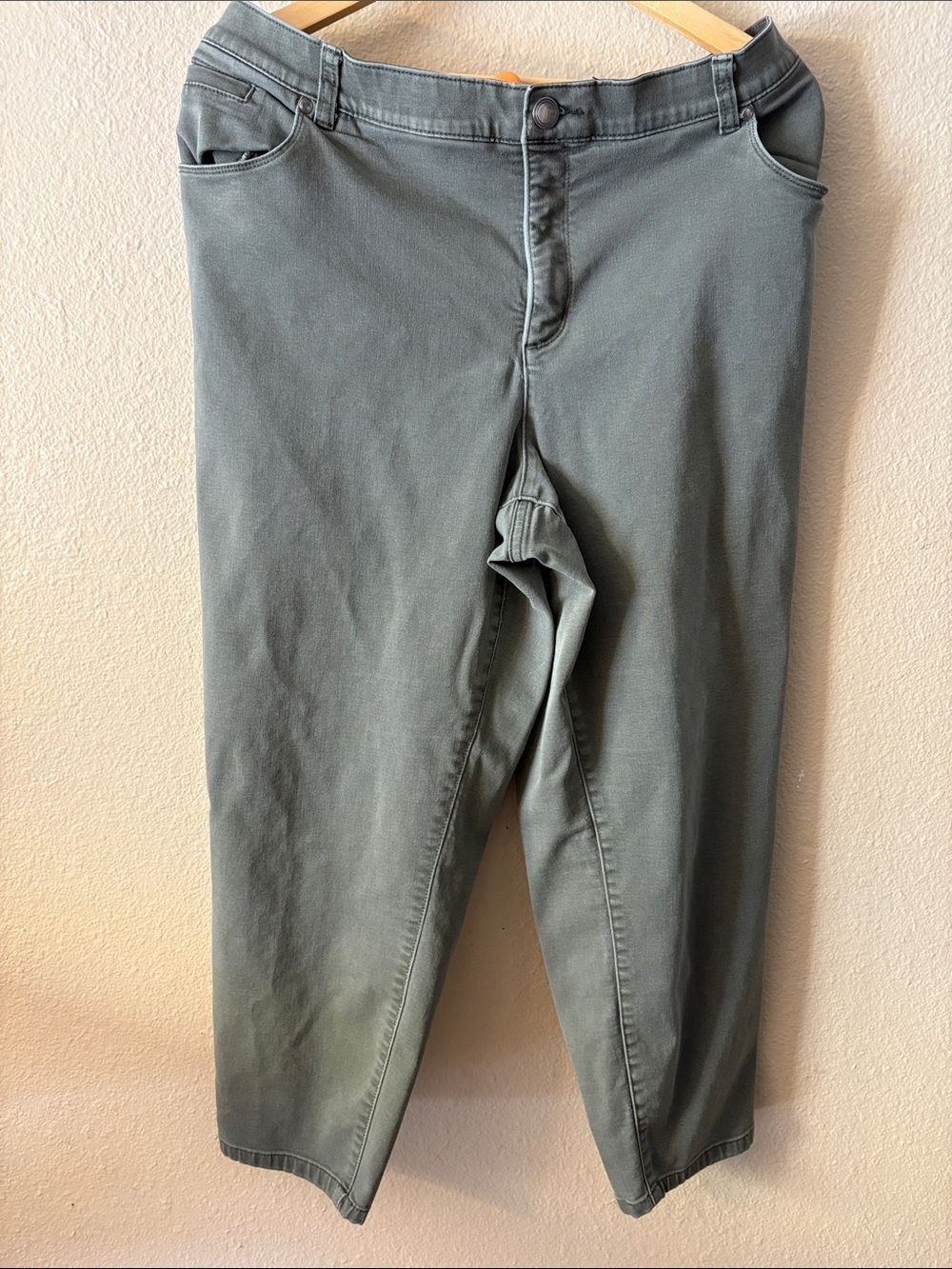 CJ Banks Women's 24W Olive Green Cropped Pants Plus Size Stretch Straight Leg